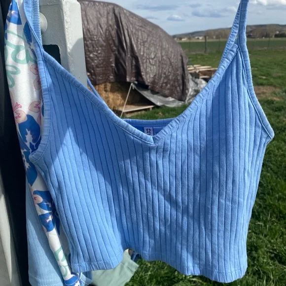 tanks - Picture 4 of 4